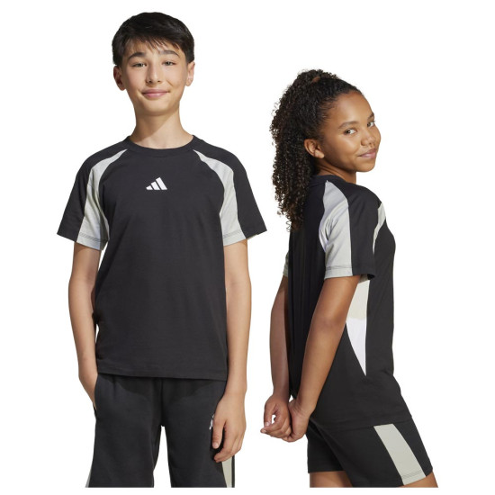 Adidas Παιδική κοντομάνικη μπλούζα Tee Adidas Παιδική κοντομάνικη μπλούζα Tee